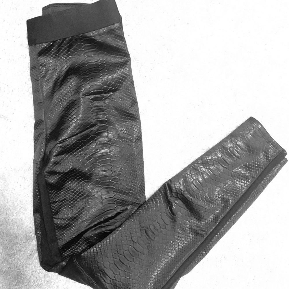 Sexy & comfy High waist Snake Leather Leggings